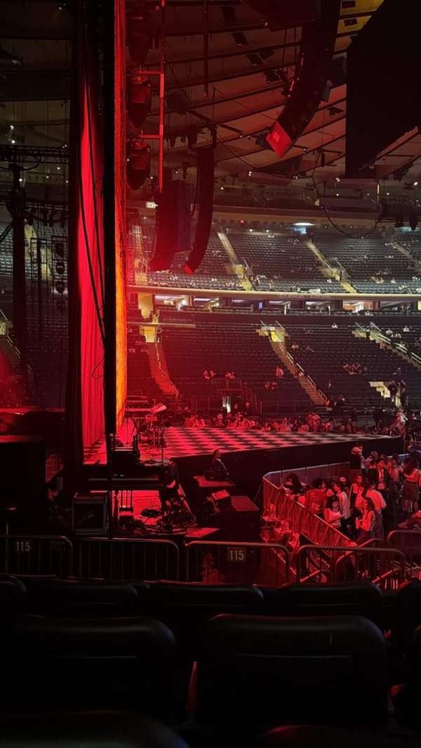Madison Square Garden, section: 212, row: 4, seat: 22