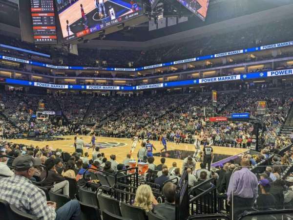 Golden 1 Center, section: 104, row: DD, seat: 4