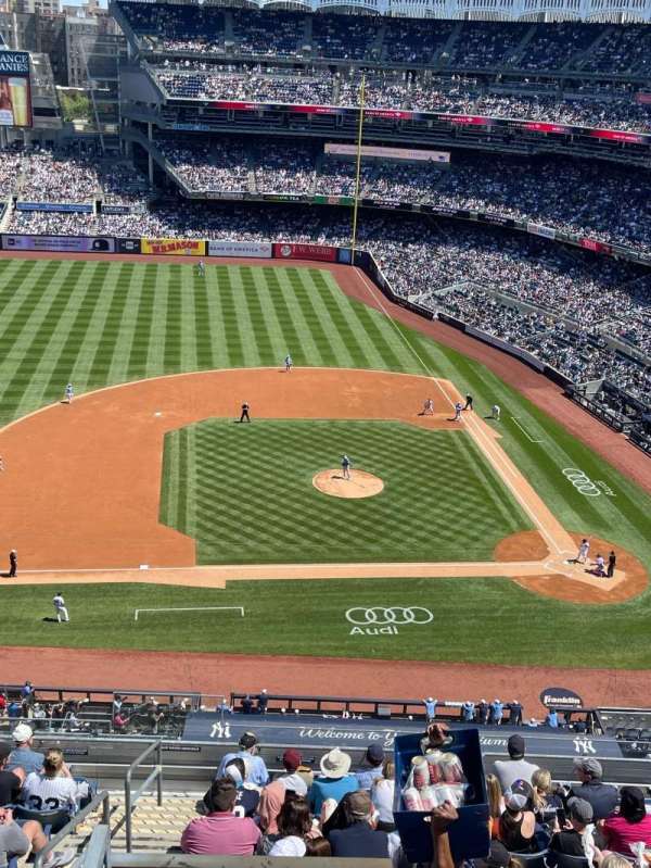 Yankee Stadium, section: 424, row: 1