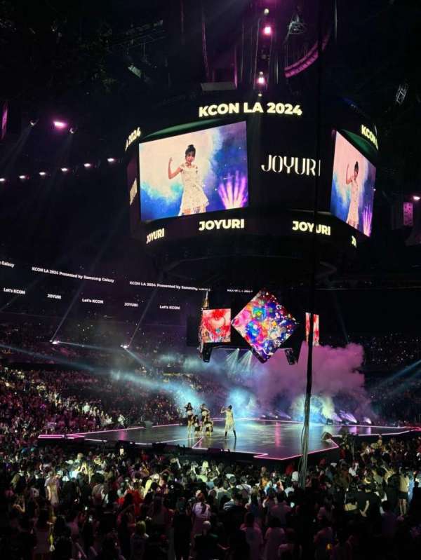 Crypto.com Arena, section: 105, row: 14, seat: 5