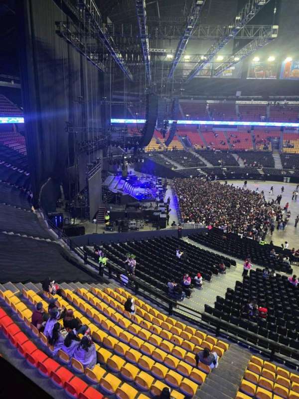 Palacio de los Deportes, section: E31, row: A