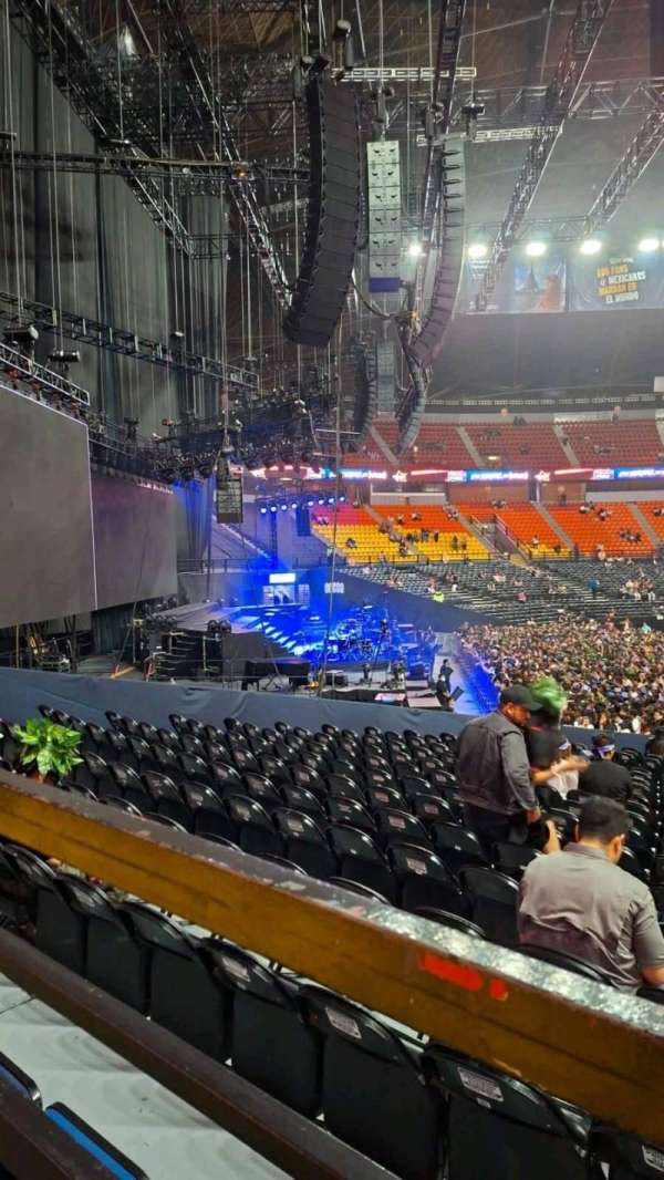 Palacio de los Deportes, section: D31, row: A, seat: 7