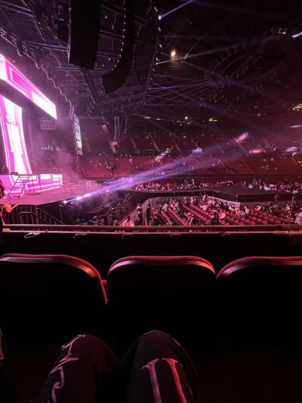 Kia Forum, section: 125, row: 2, seat: 6