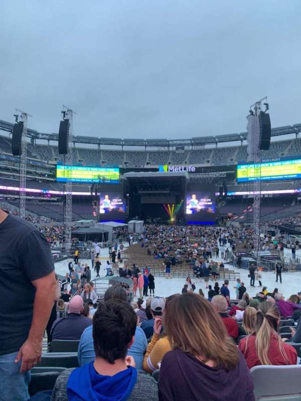 MetLife Stadium, section: 123, row: 16, seat: 25