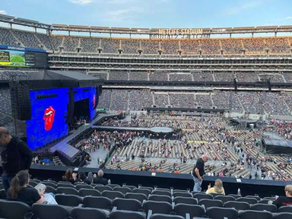 MetLife Stadium, section: 240, row: 8, seat: 9