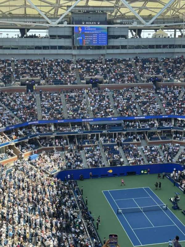 Arthur Ashe Stadium, section: 319, row: W, seat: 13