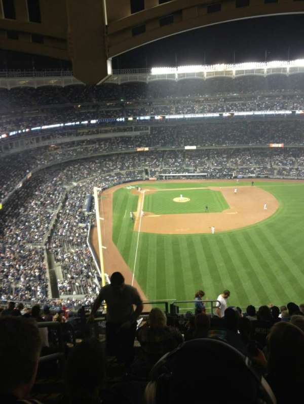 Yankee Stadium, section: 406, row: 10, seat: 22
