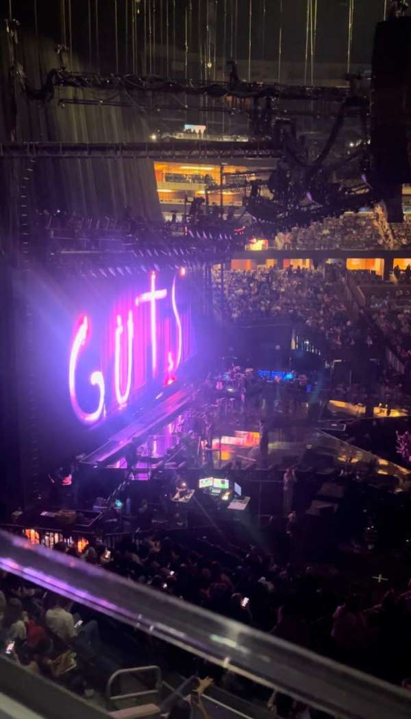 Kia Center, section: Loge Box L, row: 1, seat: 2