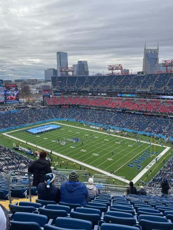 Nissan Stadium, section: 305, row: U, seat: 21