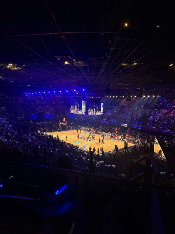 Kia Forum, section: 232, row: 5, seat: 4