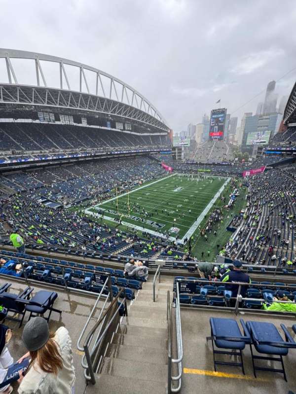 Lumen Field, section: 319, row: Y, seat: 105