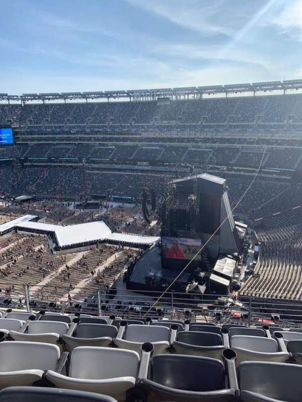 MetLife Stadium, section: 309, row: 10, seat: 3