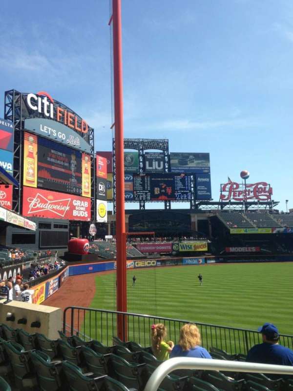 Citi Field, section: 130, row: 27, seat: 15
