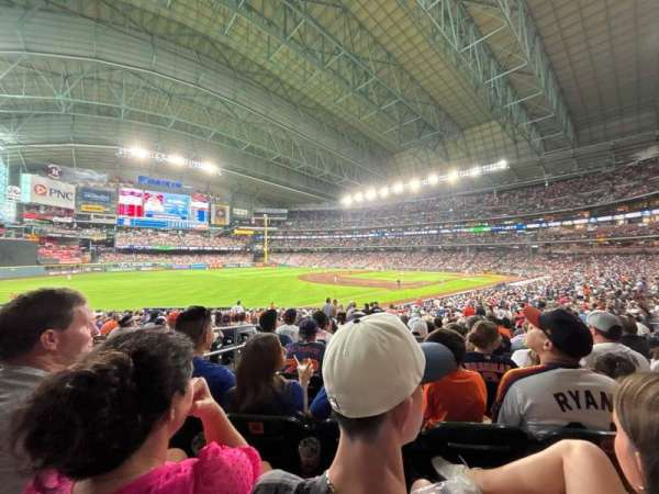 Daikin Park, section: 107, row: 31, seat: 3