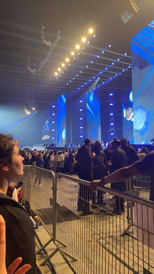 Paris La Défense Arena, section: Fosse, row: 1