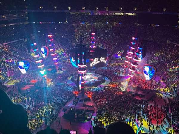 MetLife Stadium, section: 325, row: 18, seat: 17