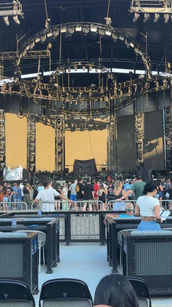 Jones Beach Theater, section: MIXFOH, row: 6, seat: 3