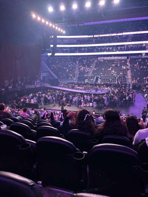 Climate Pledge Arena, section: 02, row: U, seat: 5