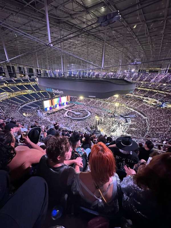 SoFi Stadium, section: 520, row: 14, seat: 5
