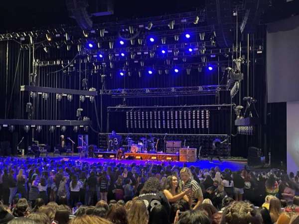 YouTube Theater, section: 104, row: Q, seat: 15