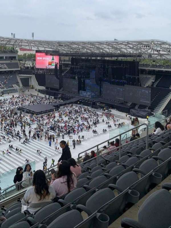 BMO Stadium, section: 214, row: X, seat: 11
