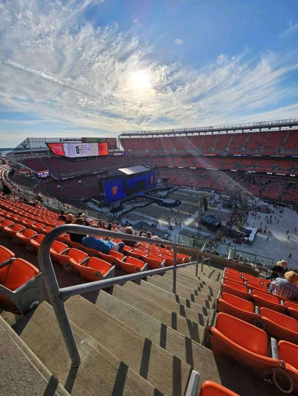 Huntington Bank Field, section: 512, row: 17, seat: 1