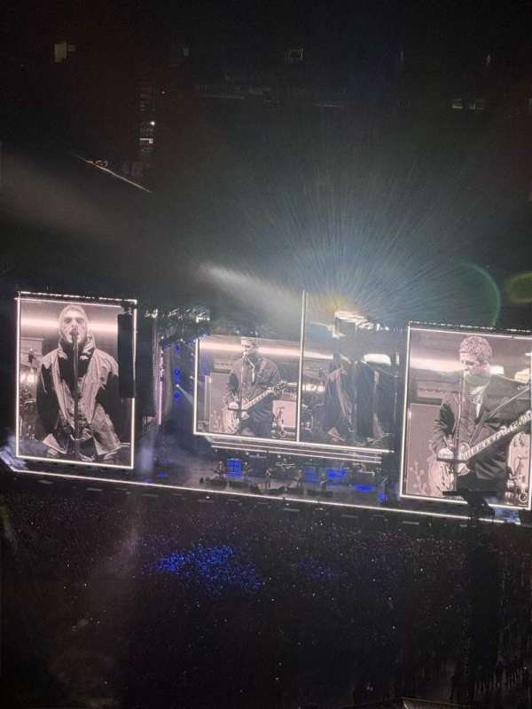 MetLife Stadium, section: 323, row: 16