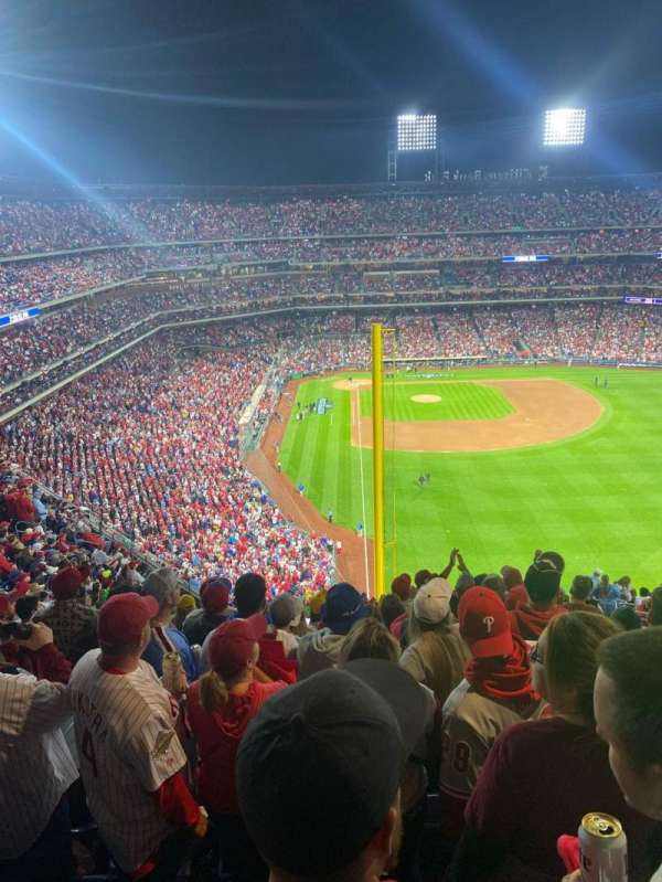 Citizens Bank Park, section: 305, row: 21, seat: 11