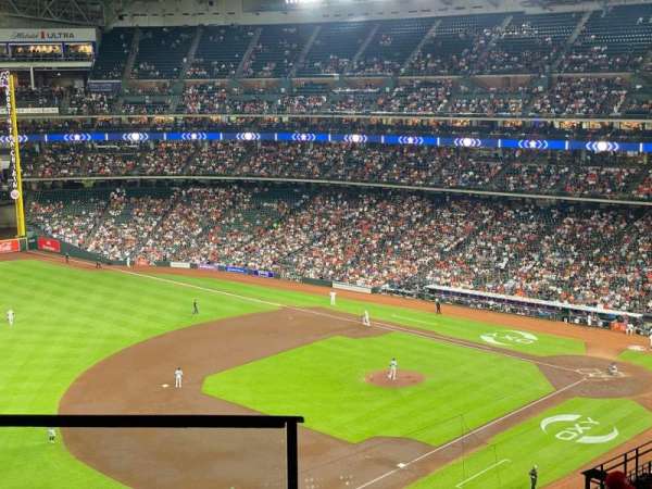 Daikin Park, section: 407, row: 3, seat: 25