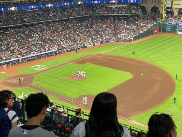 Daikin Park, section: 429, row: 5, seat: 19