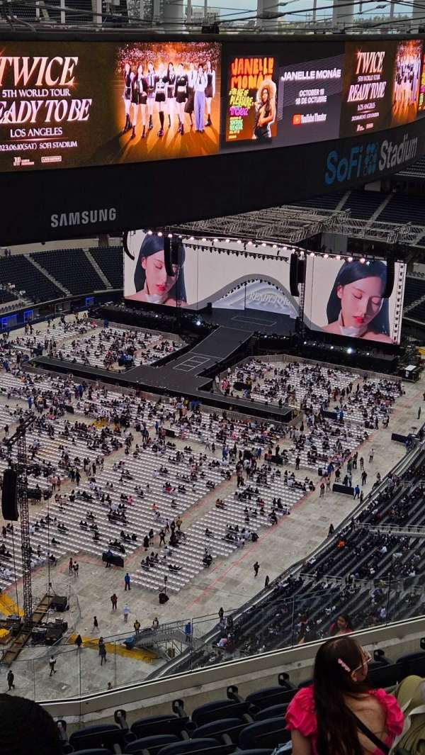 SoFi Stadium, section: 531, row: 9, seat: 10