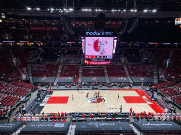 Moda Center, section: 301, row: B, seat: 17