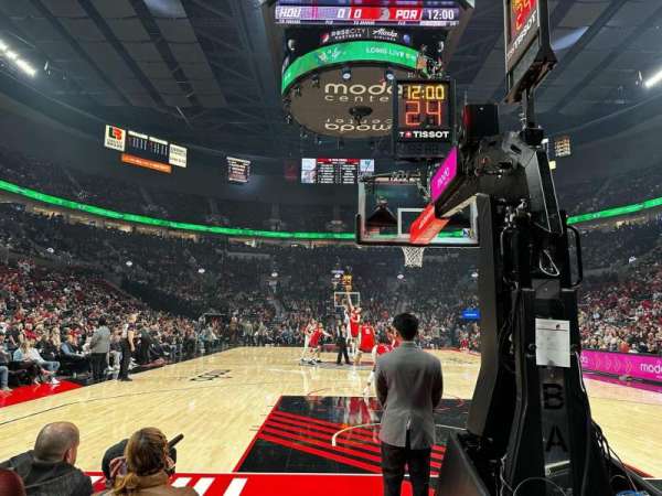 Moda Center, section: 117, row: DD, seat: 2
