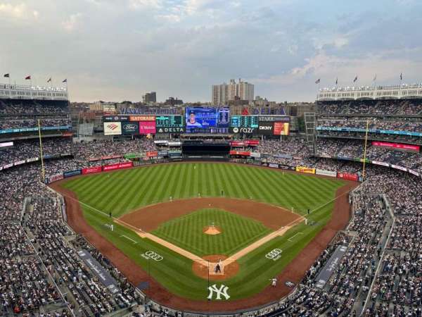 Yankee Stadium, section: 420B, row: 3, seat: 18
