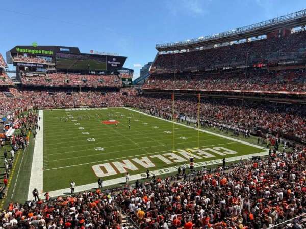 Huntington Bank Field, section: 345, row: 1, seat: 14