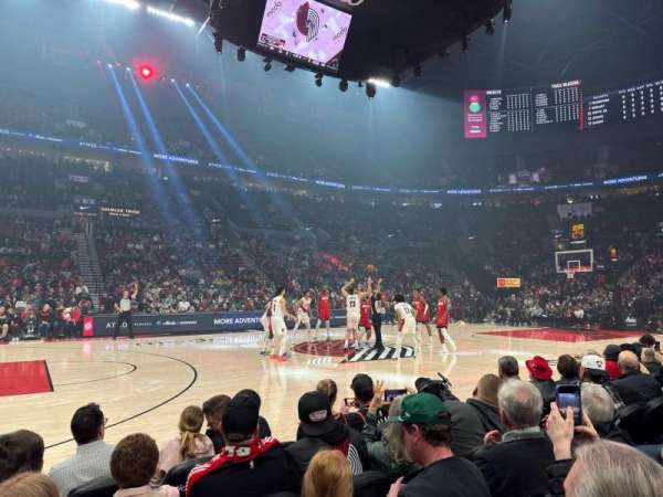 Moda Center - tunnel access, section: 113, row: EE, seat: 7
