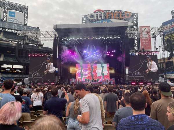 Citi Field, section: Floor B5, row: 10, seat: 12