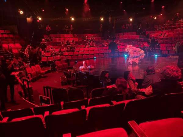 Circle in the Square Theatre, section: Orchestra 200 (Odd), row: D, seat: 239