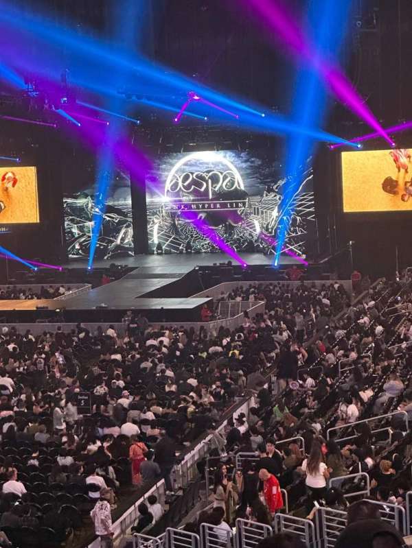 Crypto.com Arena, section: 205, row: 7, seat: 12