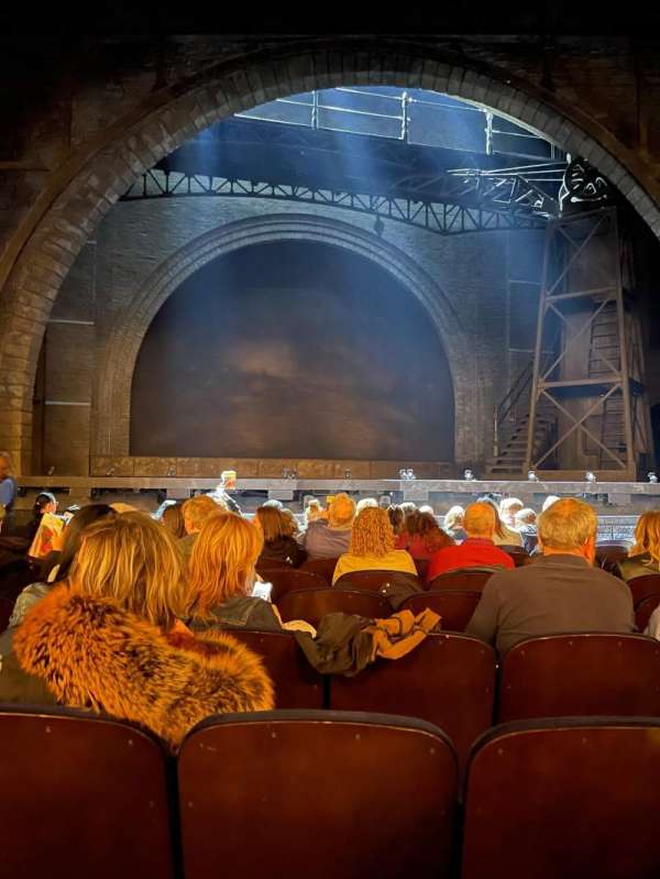 Lunt-Fontanne Theatre, section: Orchestra c, row: L, seat: 107