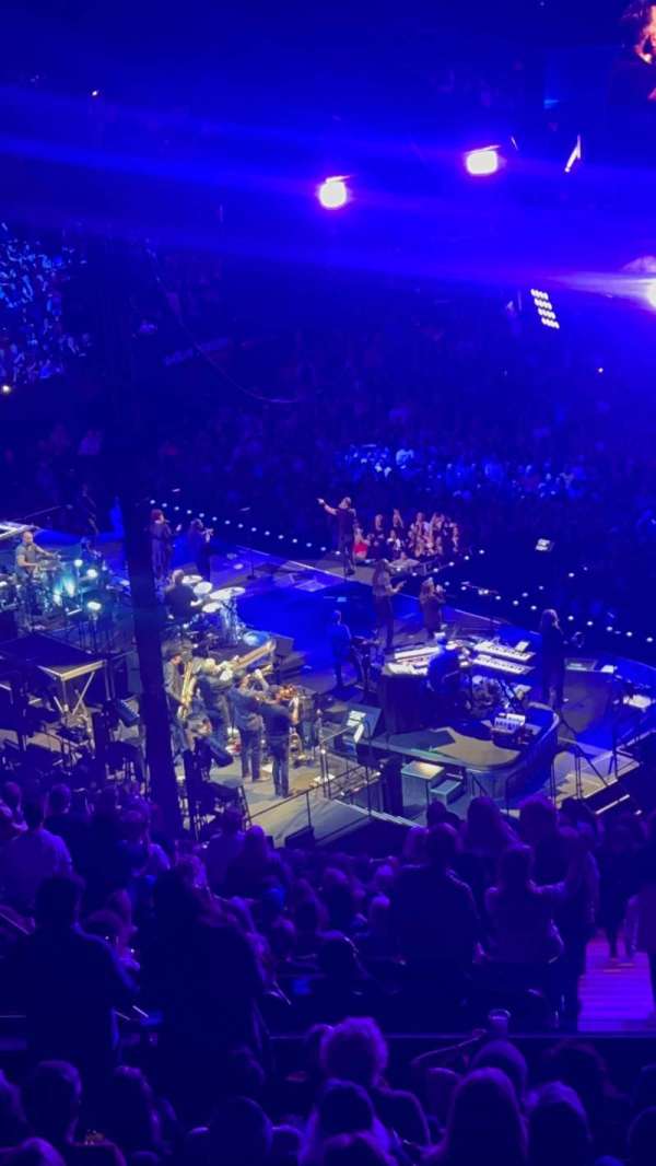 Kia Forum, section: 221, row: 10, seat: 9