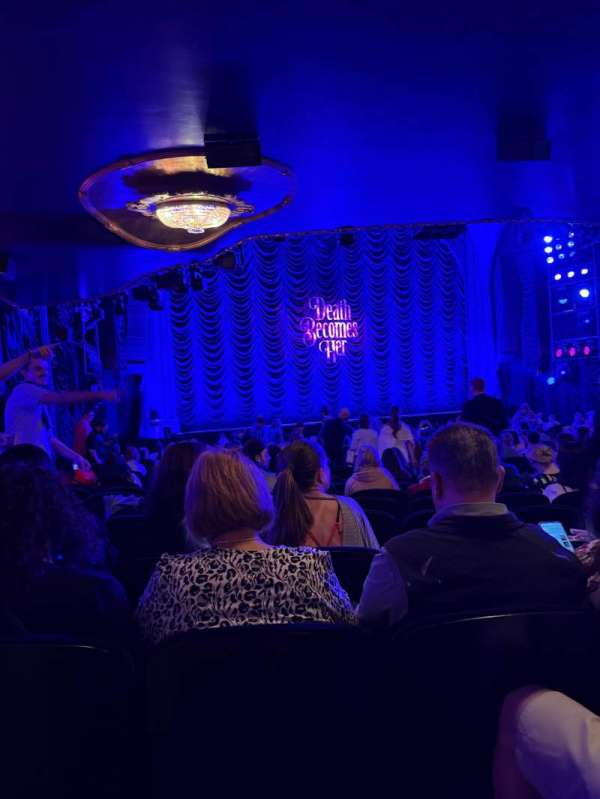 Lunt-Fontanne Theatre, section: Orchestra L, row: U, seat: 17