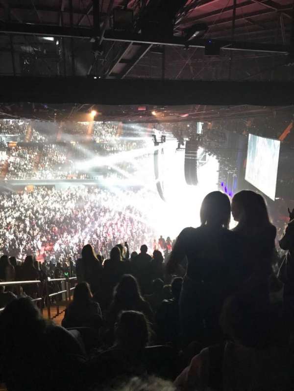 Kia Forum, section: 211, row: 17, seat: 2