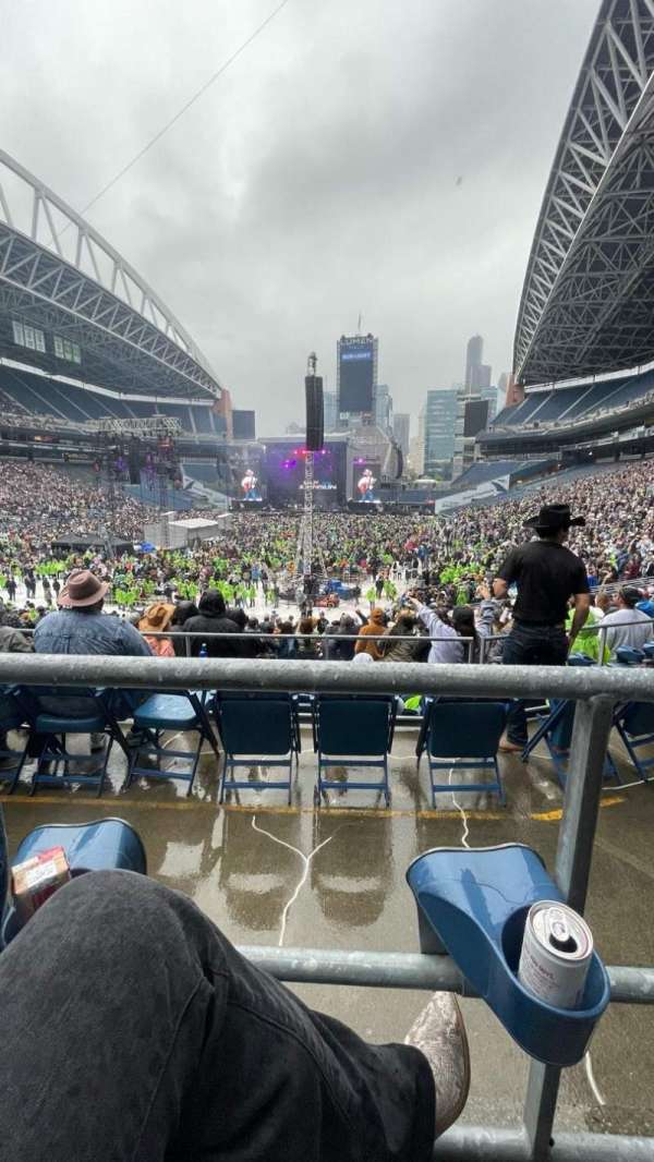 Lumen Field, section: 118, row: AA, seat: 5