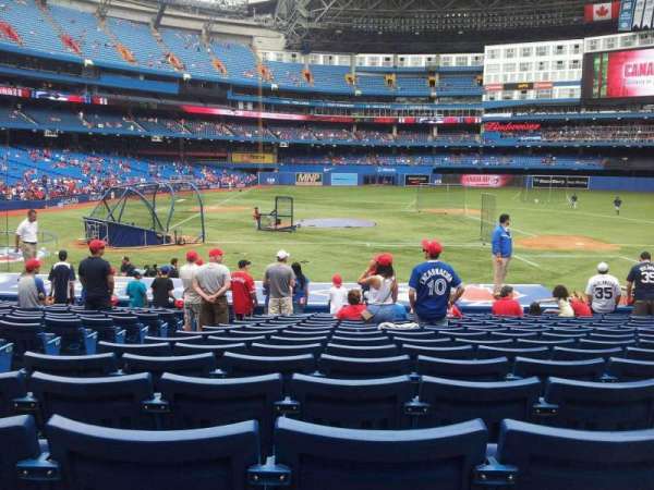 Rogers Centre, section: 118R, row: 22, seat: 4