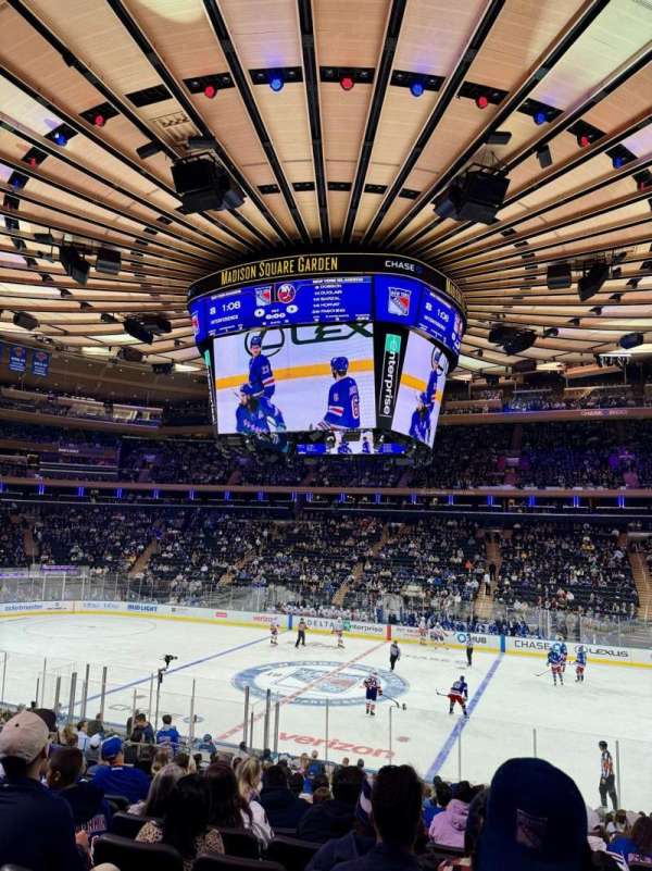 Madison Square Garden, section: 118, row: 18, seat: 11