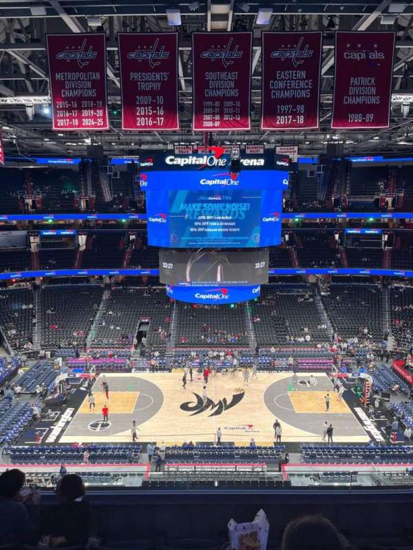 Capital One Arena, section: 417, row: E, seat: 10