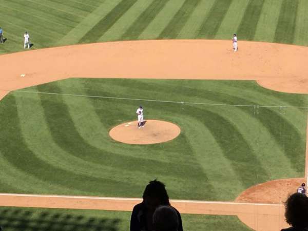 Wrigley Field, section: 414L, row: 6, seat: 1