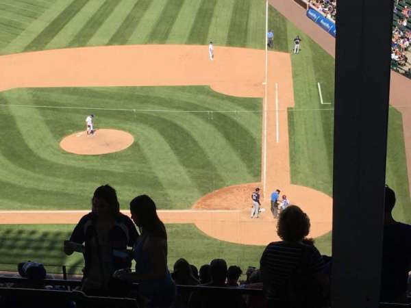 Wrigley Field, section: 414L, row: 6, seat: 1