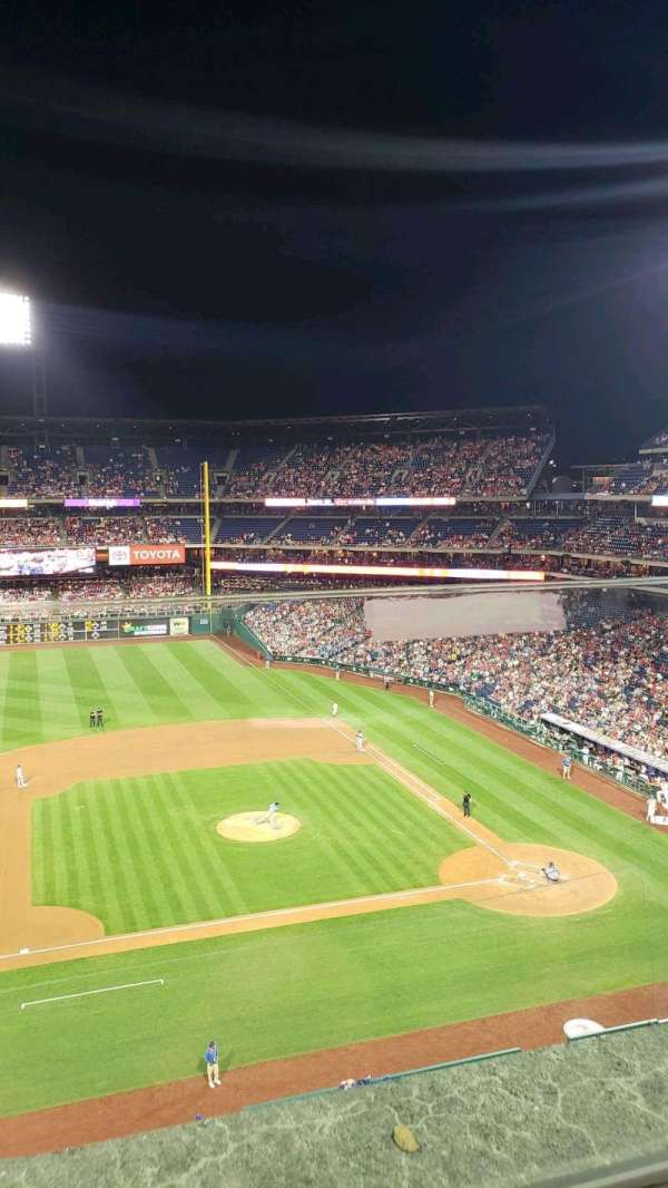 Citizens Bank Park, section: 326, row: 1, seat: 17